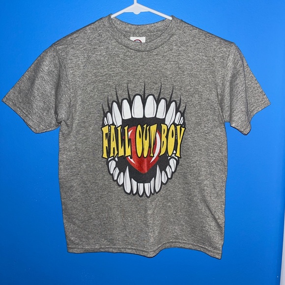 Fall Out Boy Distressed Print Band Tee Shirt Kids Size 7 - Picture 3 of 7